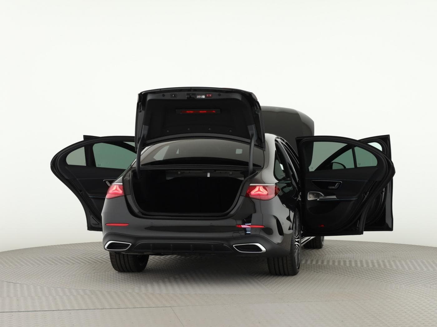 Mercedes-Benz E 220 d Limousine Bild 9