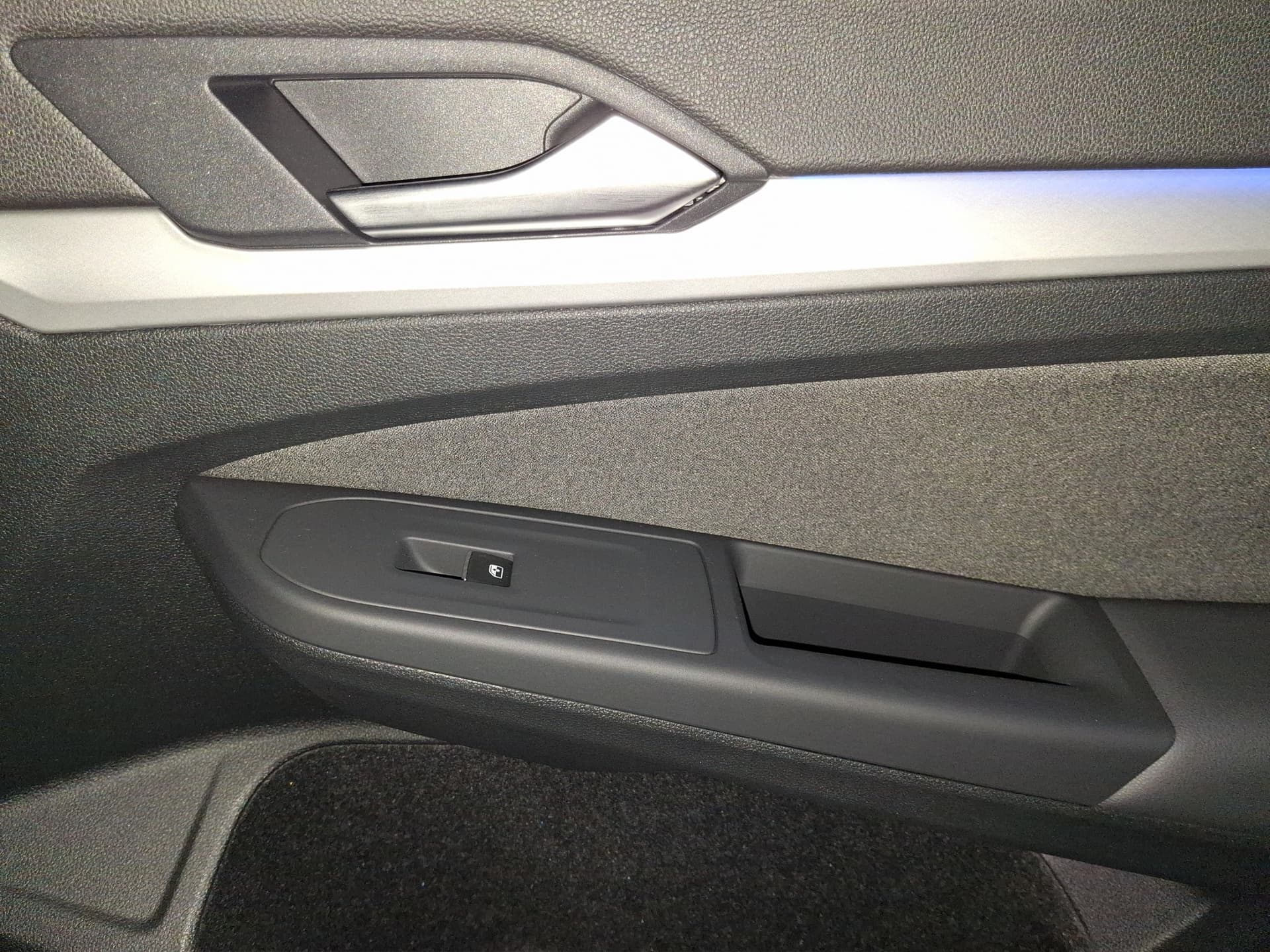 Volkswagen GOLF VARIANT 1.5 TSI 115 PS ACC Kamera Bild 13