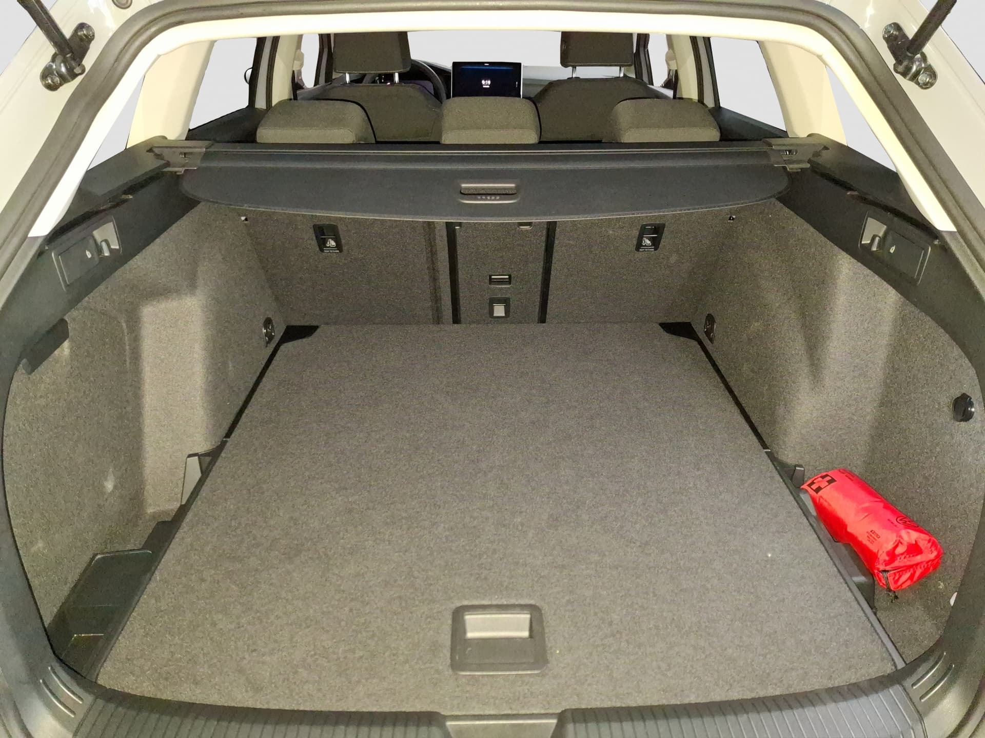 Volkswagen GOLF VARIANT 1.5 TSI 115 PS ACC Kamera Bild 17