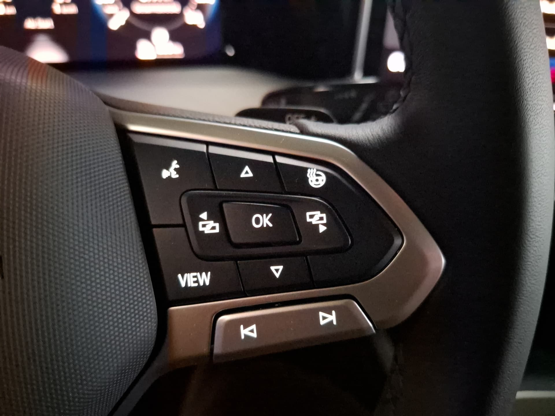 Volkswagen GOLF VARIANT 1.5 TSI 115 PS ACC Kamera Bild 22