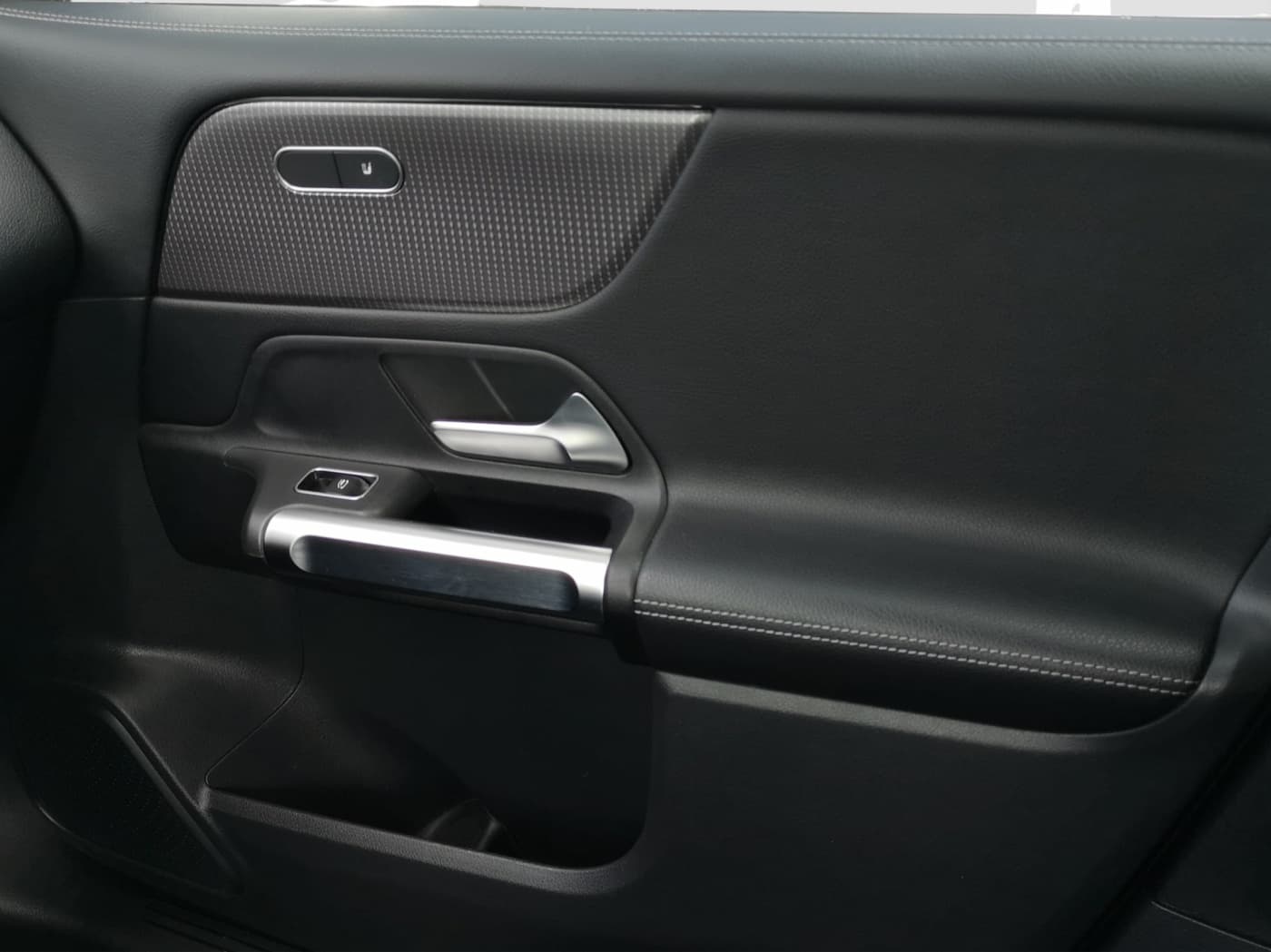 Mercedes-Benz GLB 180 d Bild 14