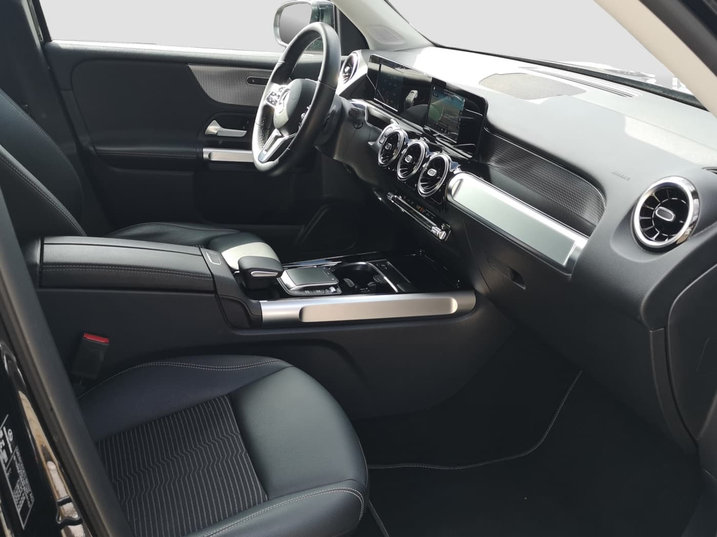 Mercedes-Benz GLB 180 d Bild 15