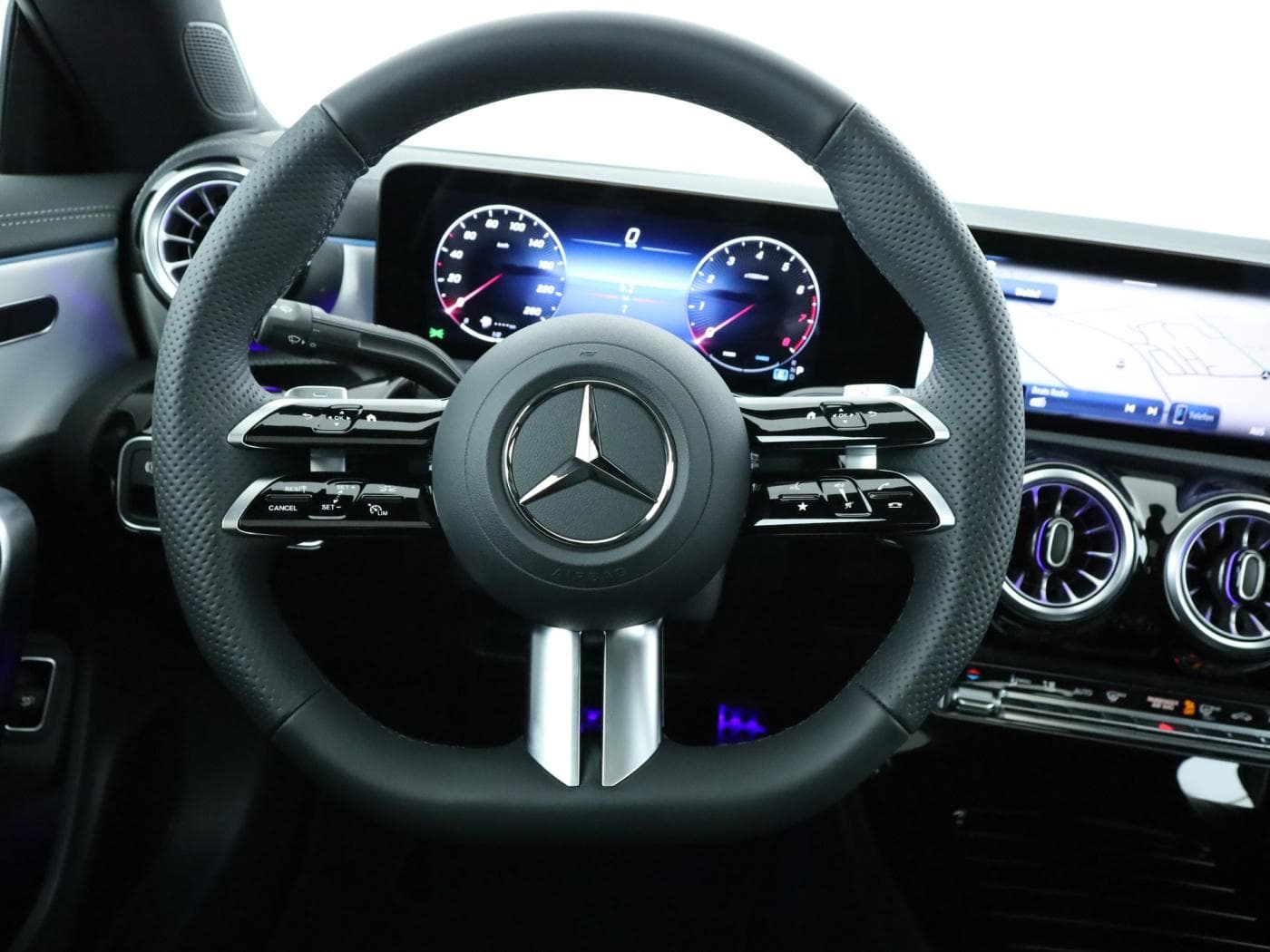 Mercedes-Benz CLA 220 4M Coup Bild 11