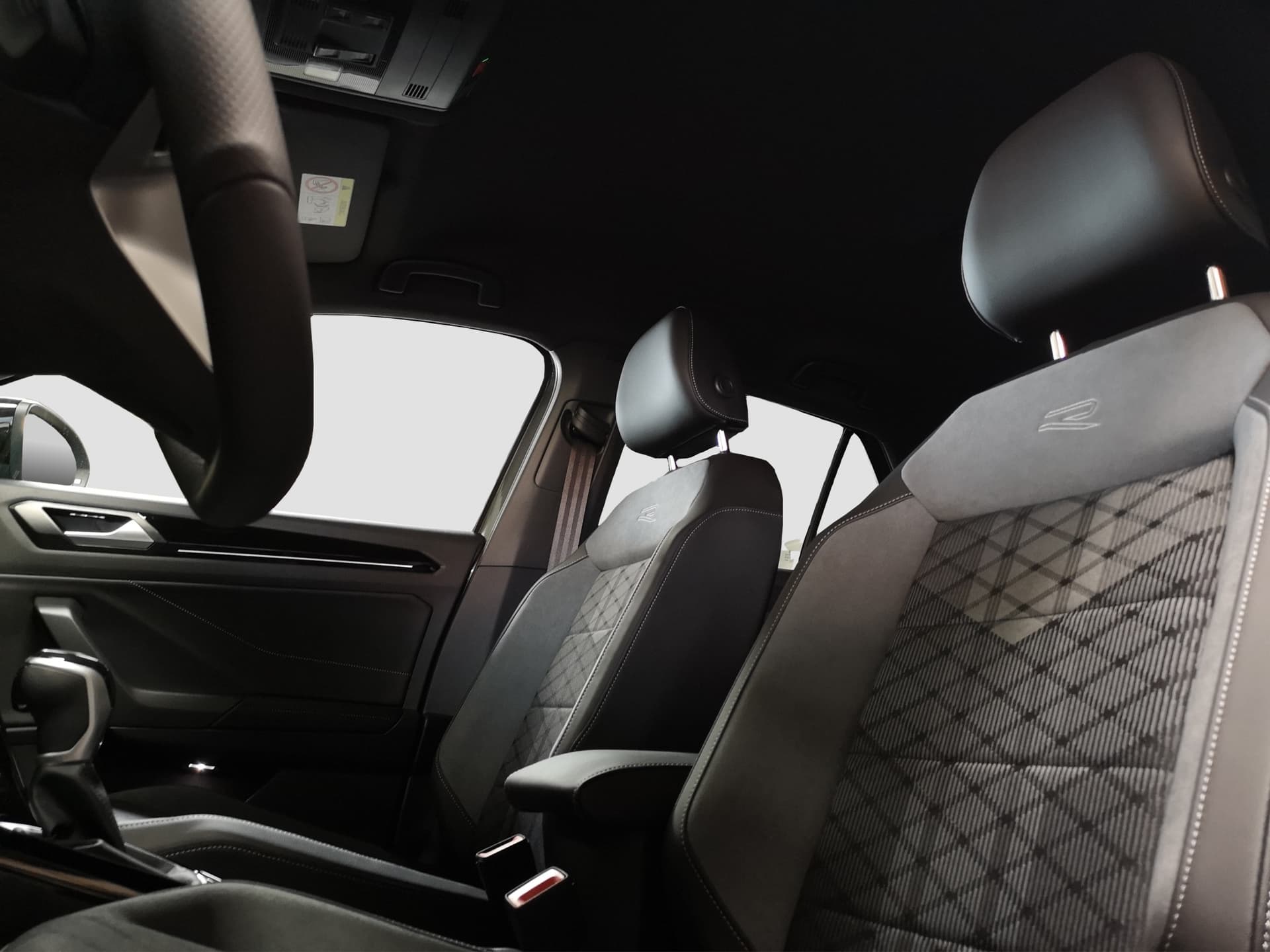 Volkswagen T-Roc R-Line 1.5 l TSI OPF DSG Bild 16