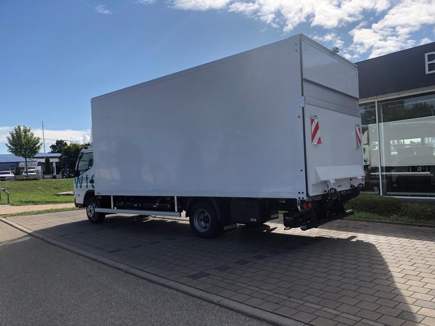 FUSO Canter 7C18 AMT Koffer LBW Bild 3