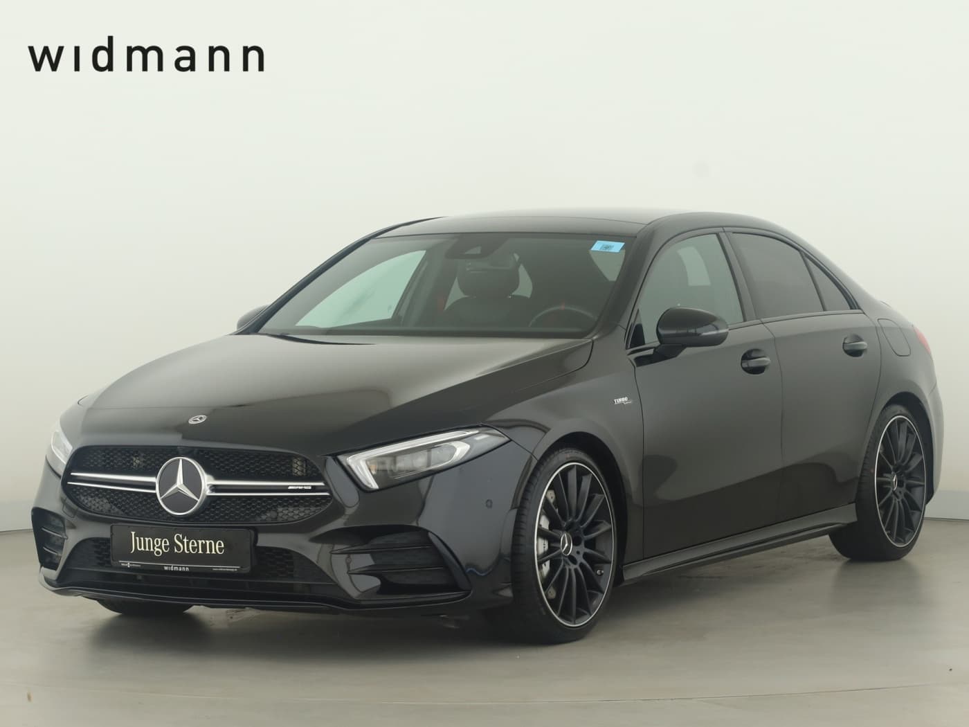 Mercedes-Benz A 35 AMG 4M