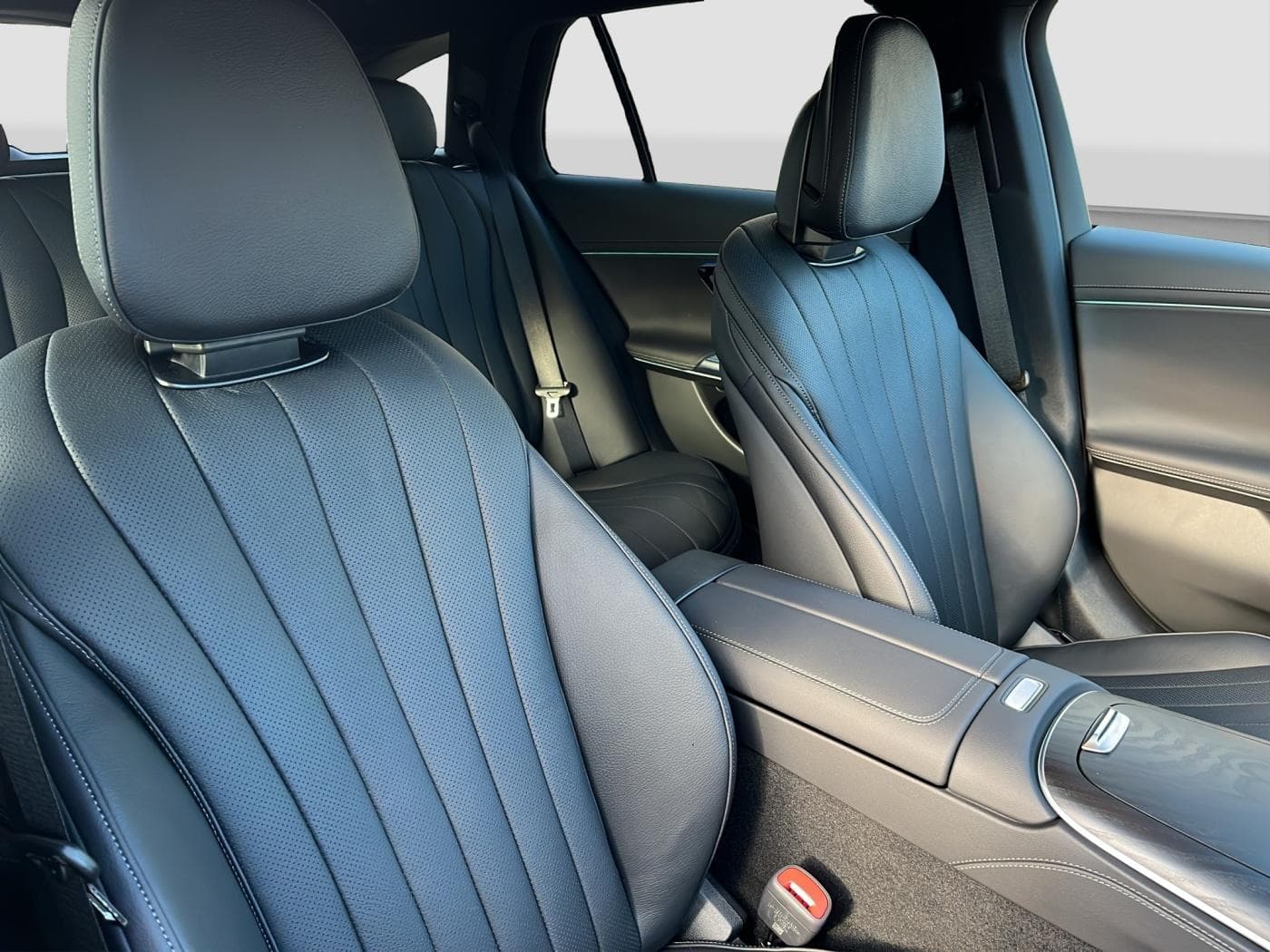 Mercedes-Benz E 450 d 4MATIC T-Modell Bild 13