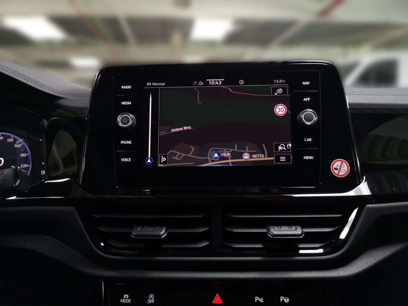 Volkswagen T-Roc R-Line 1.5 l TSI OPF DSG Bild 12