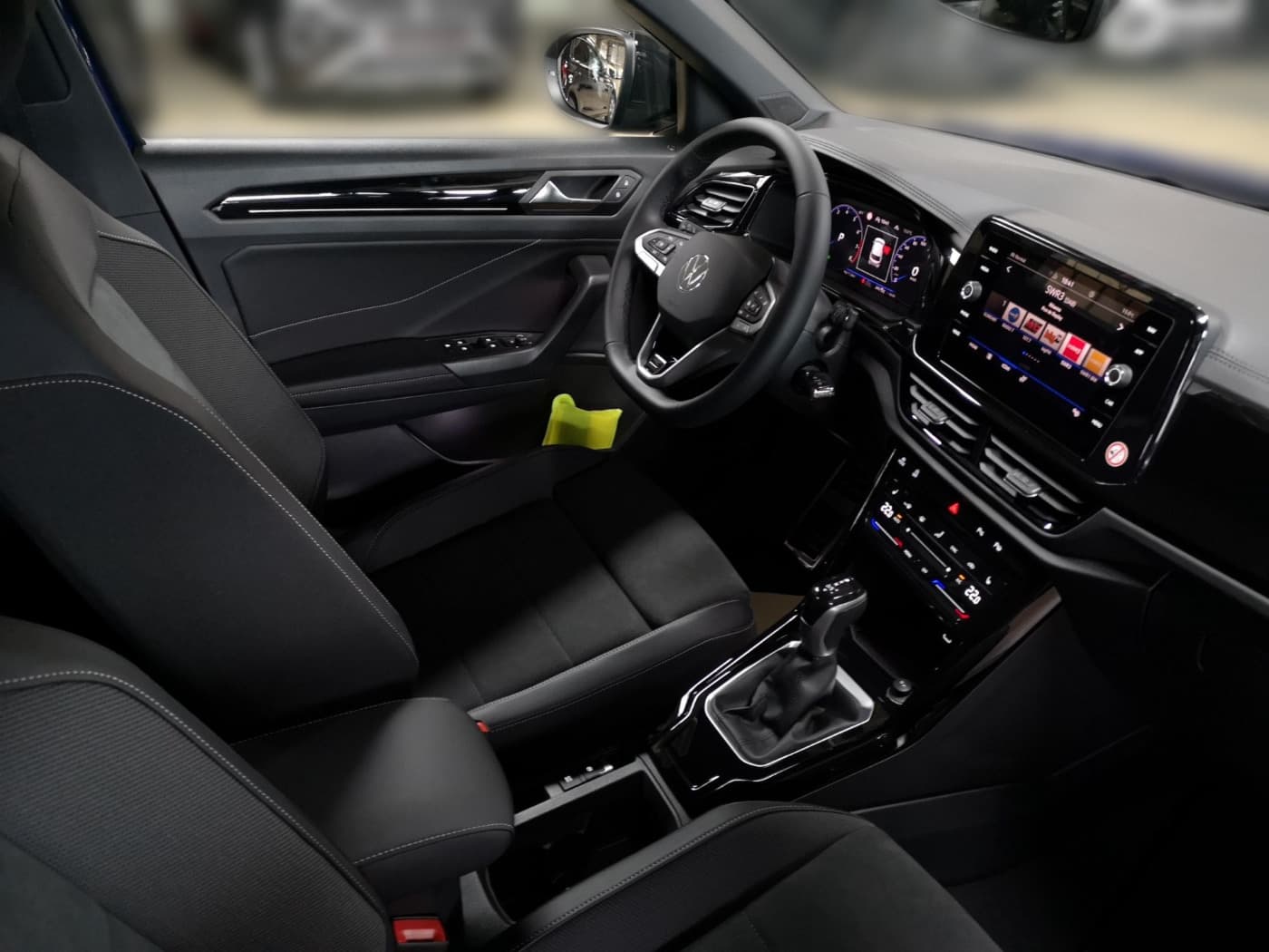 Volkswagen T-Roc R-Line 1.5 l TSI OPF DSG Bild 7