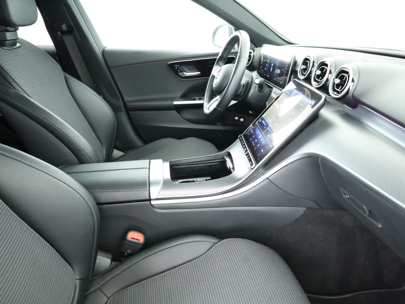 Mercedes-Benz C 300 e T Bild 17