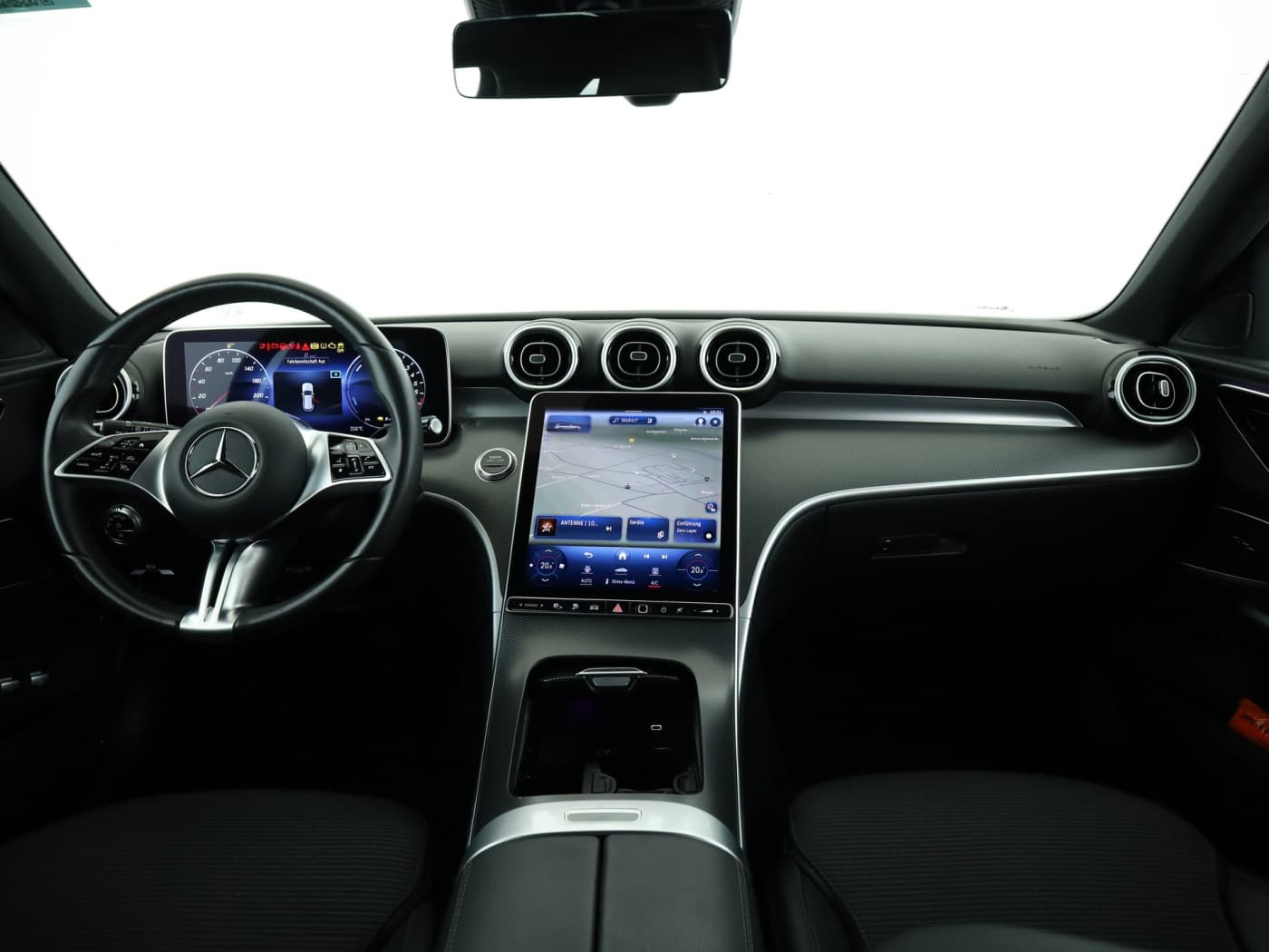 Mercedes-Benz C 300 e T Bild 19