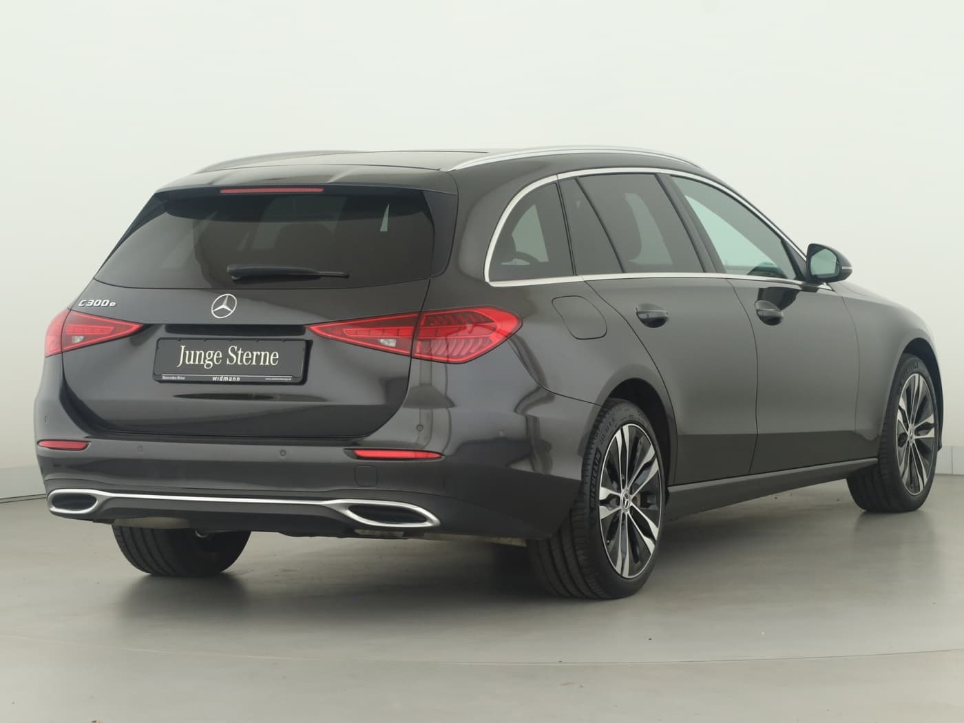 Mercedes-Benz C 300 e T Bild 2