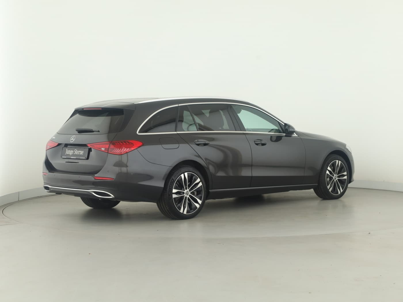 Mercedes-Benz C 300 e T Bild 6