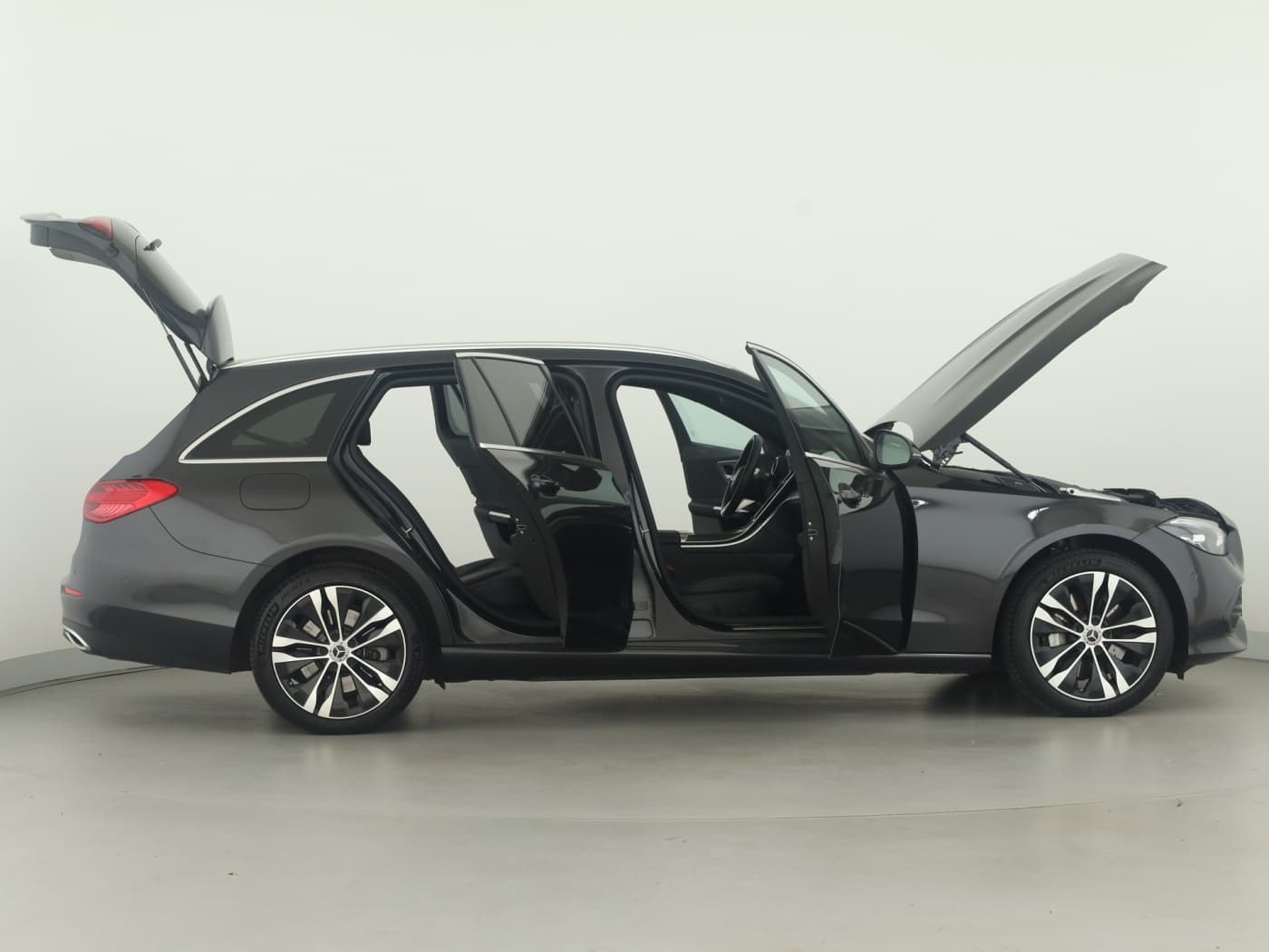 Mercedes-Benz C 300 e T Bild 8