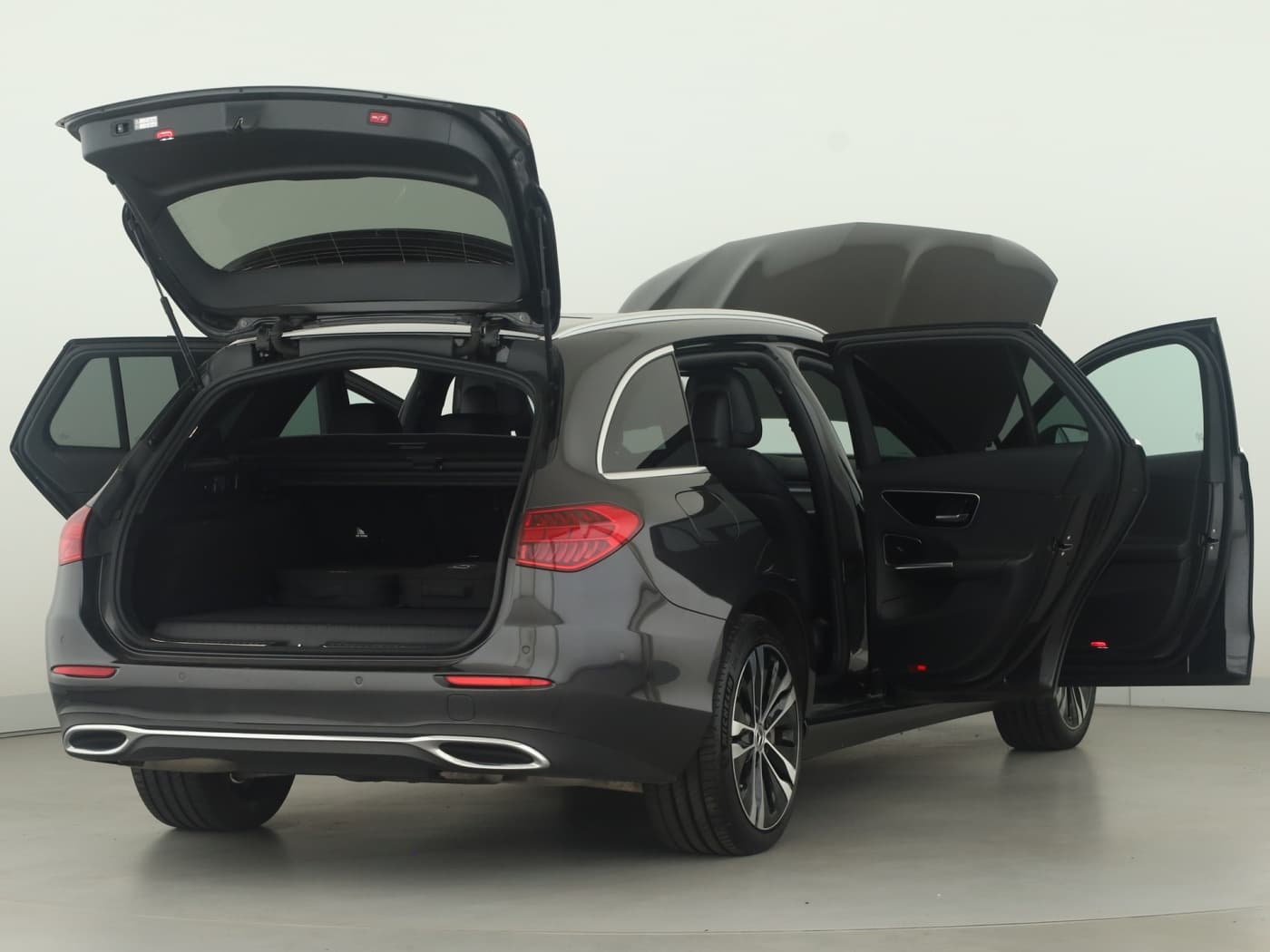 Mercedes-Benz C 300 e T Bild 9
