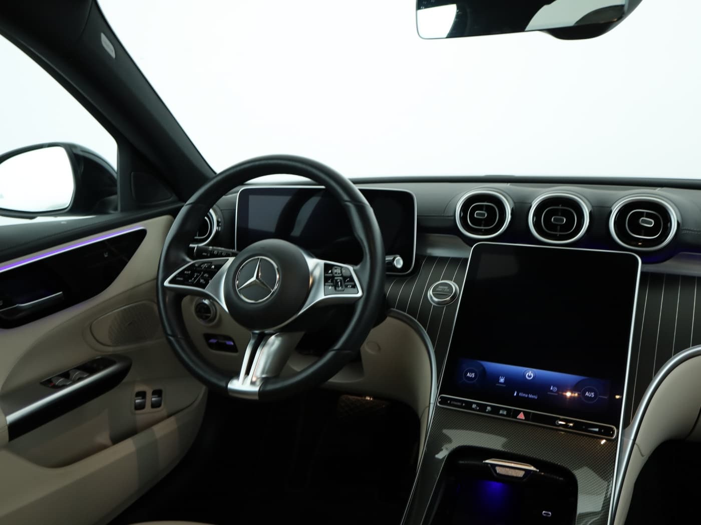 Mercedes-Benz C 300 e T Bild 10