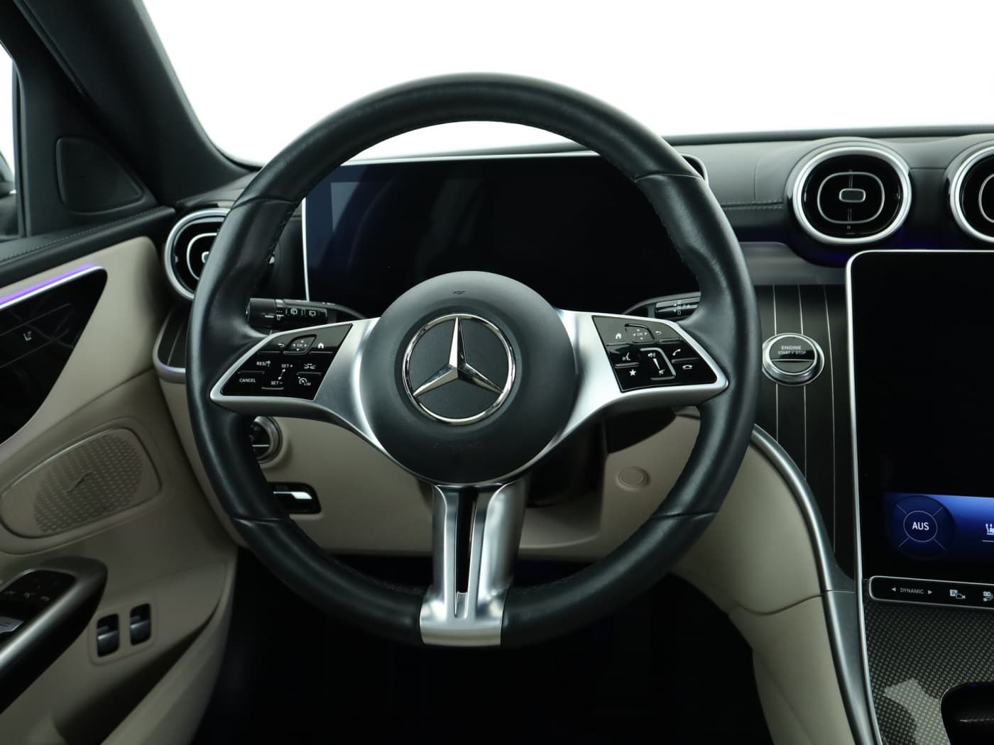 Mercedes-Benz C 300 e T Bild 11