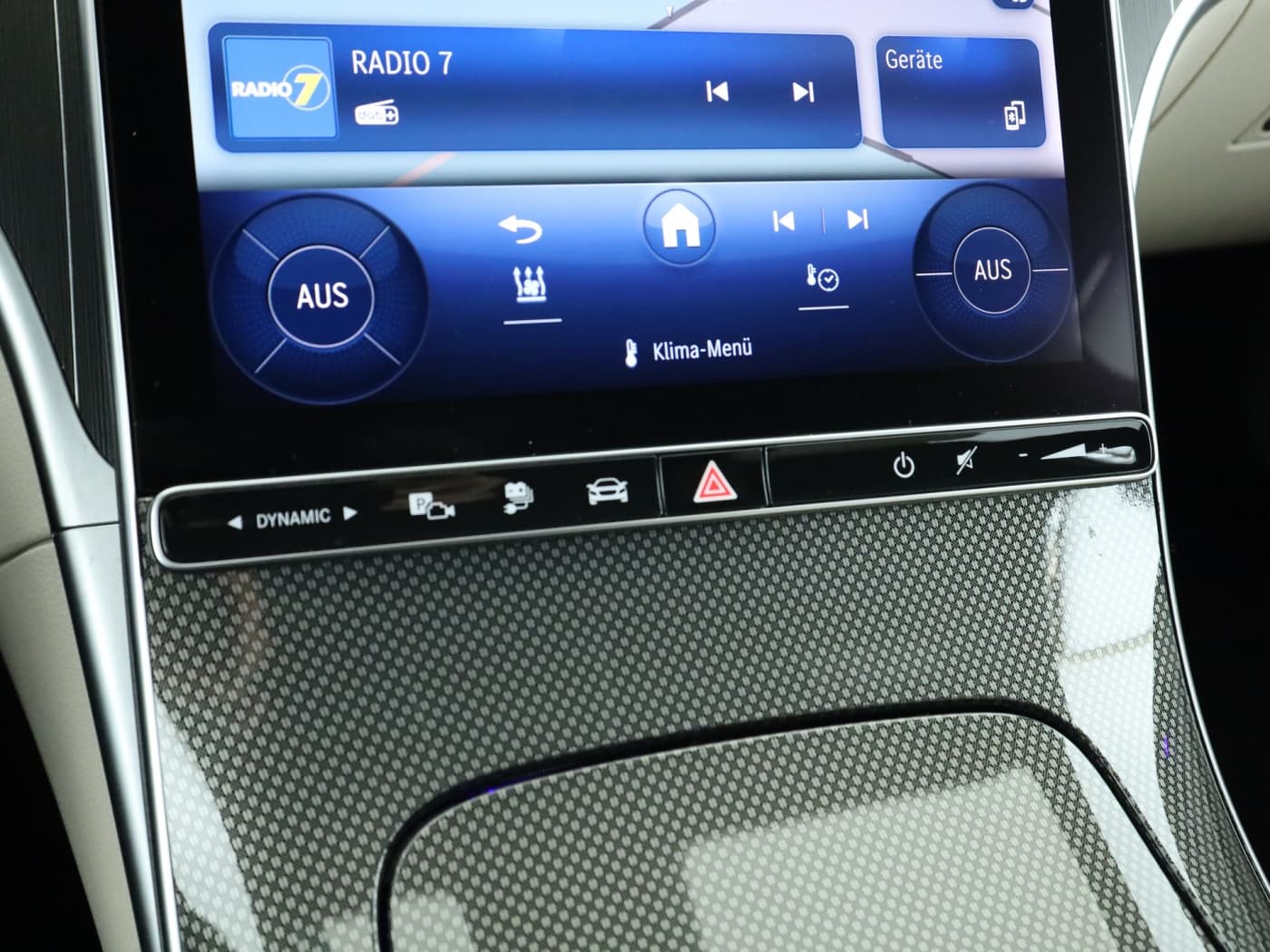 Mercedes-Benz C 300 e T Bild 14