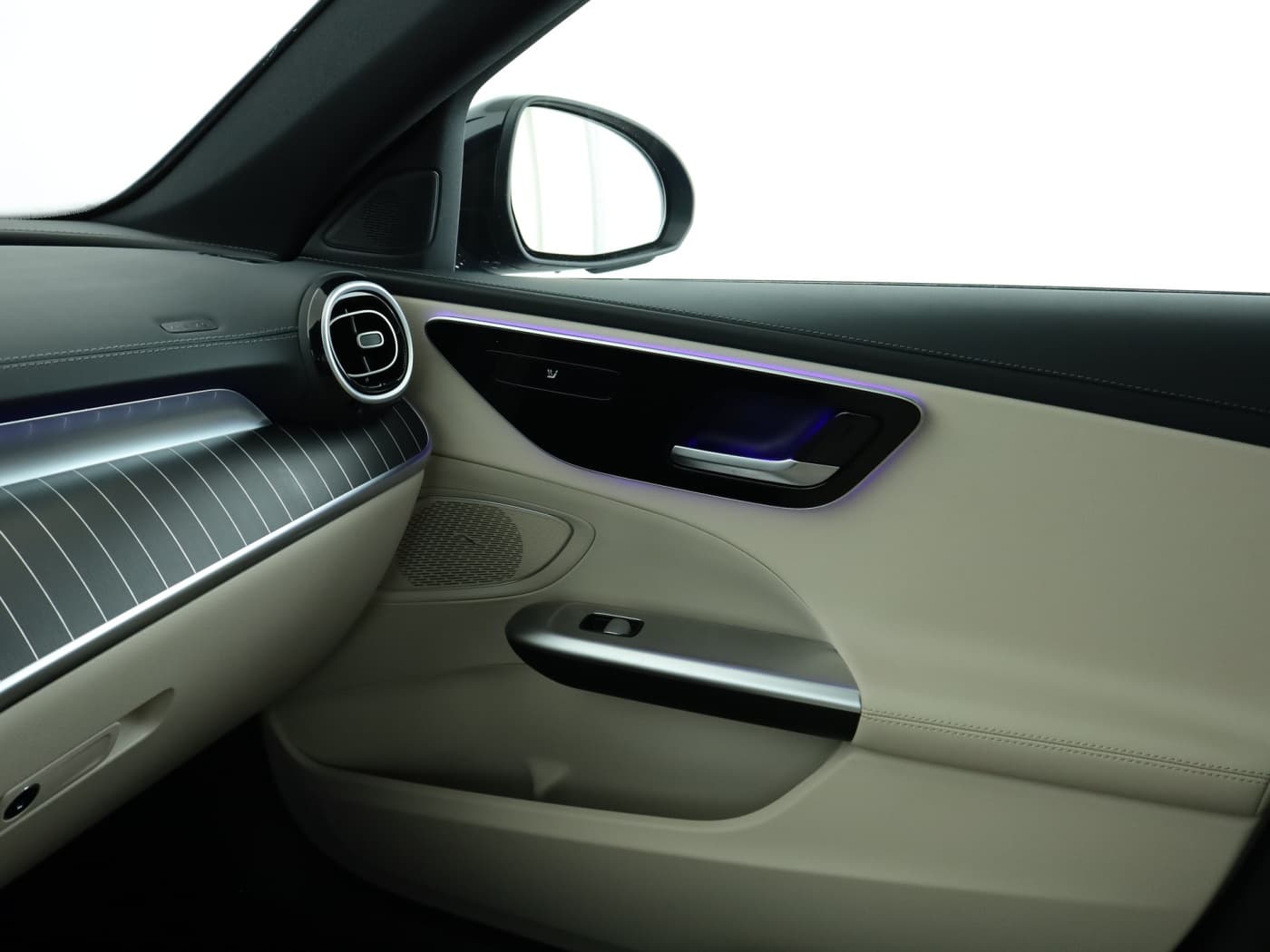 Mercedes-Benz C 300 e T Bild 16