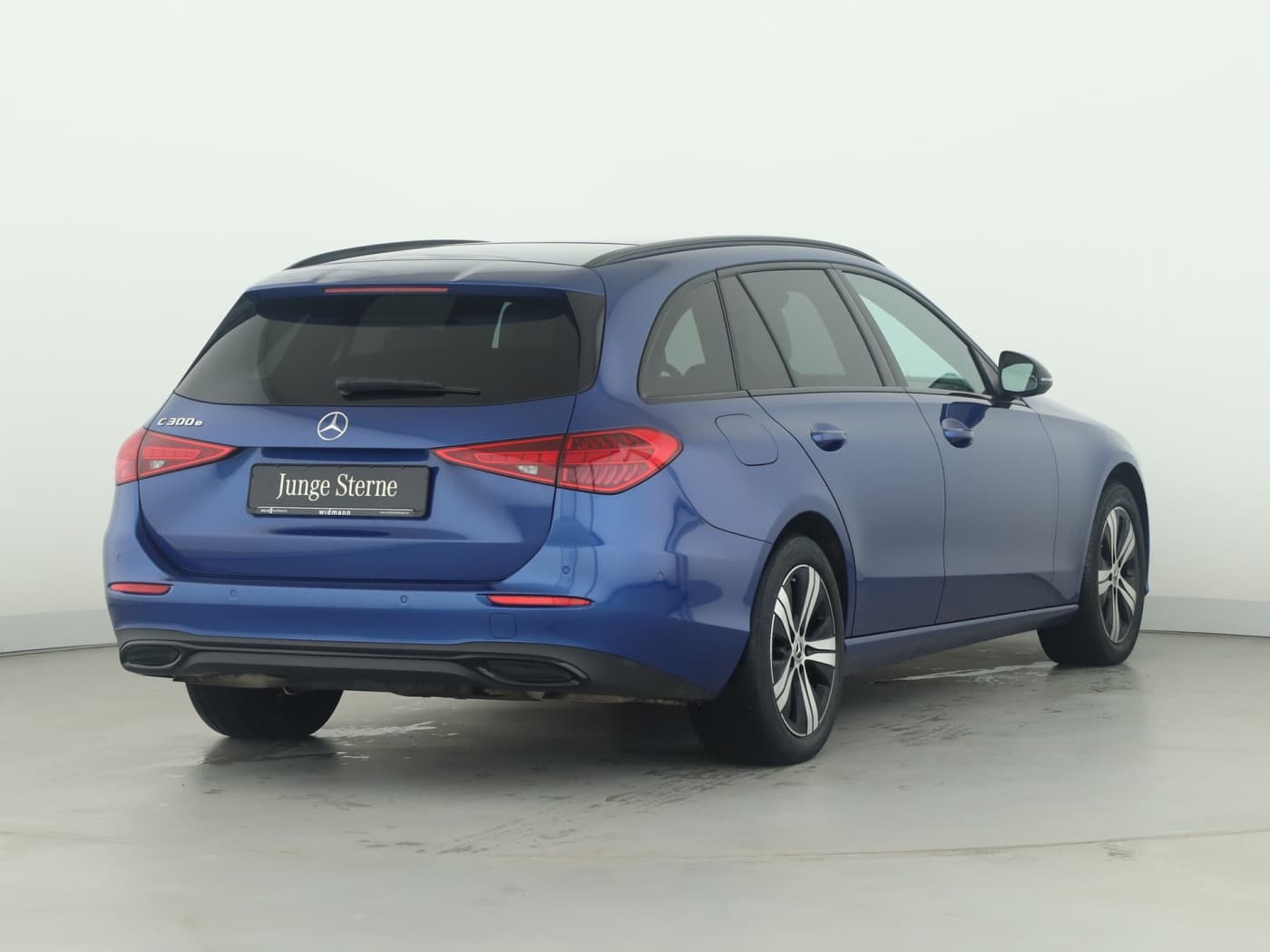 Mercedes-Benz C 300 e T Bild 2