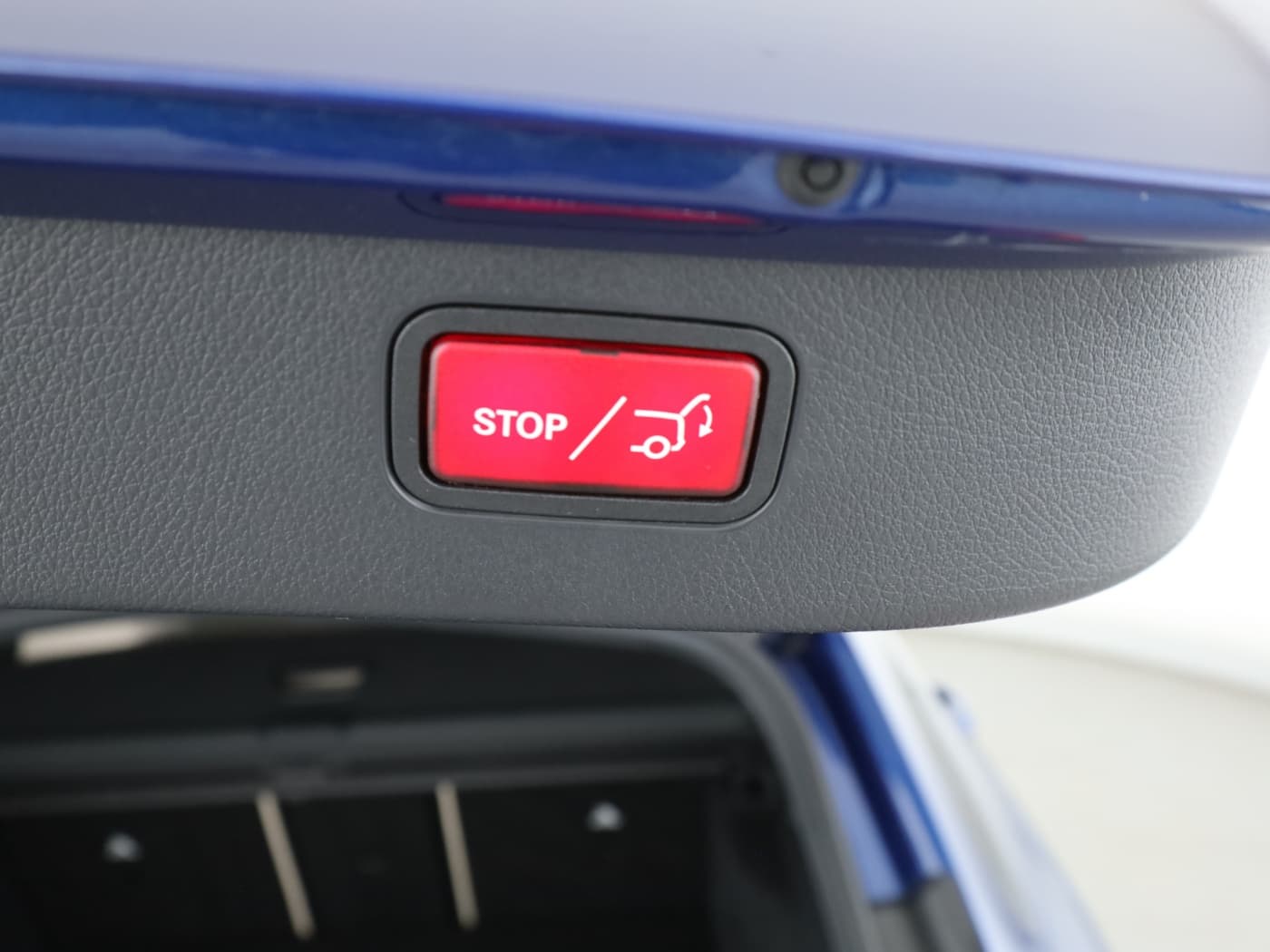 Mercedes-Benz C 300 e T Bild 24