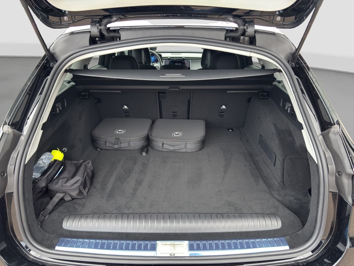 Mercedes-Benz E 300 de T-Modell mit EQ Hybrid Technologie Bild 18