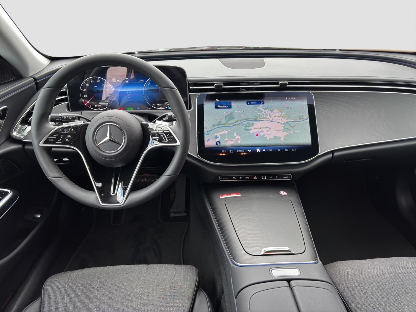 Mercedes-Benz E 300 de T-Modell mit EQ Hybrid Technologie Bild 9
