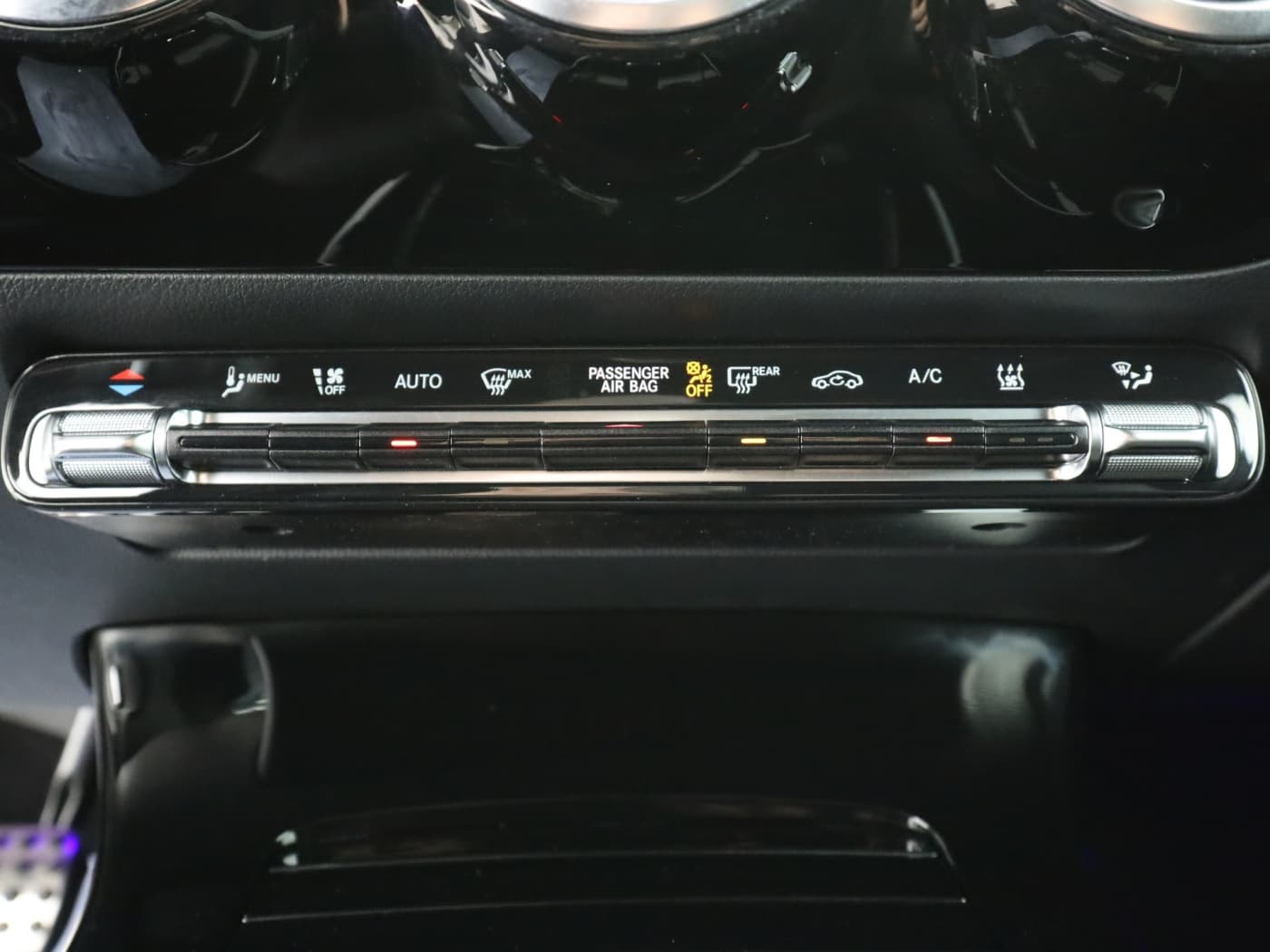 Mercedes-Benz CLA 250 e Bild 14