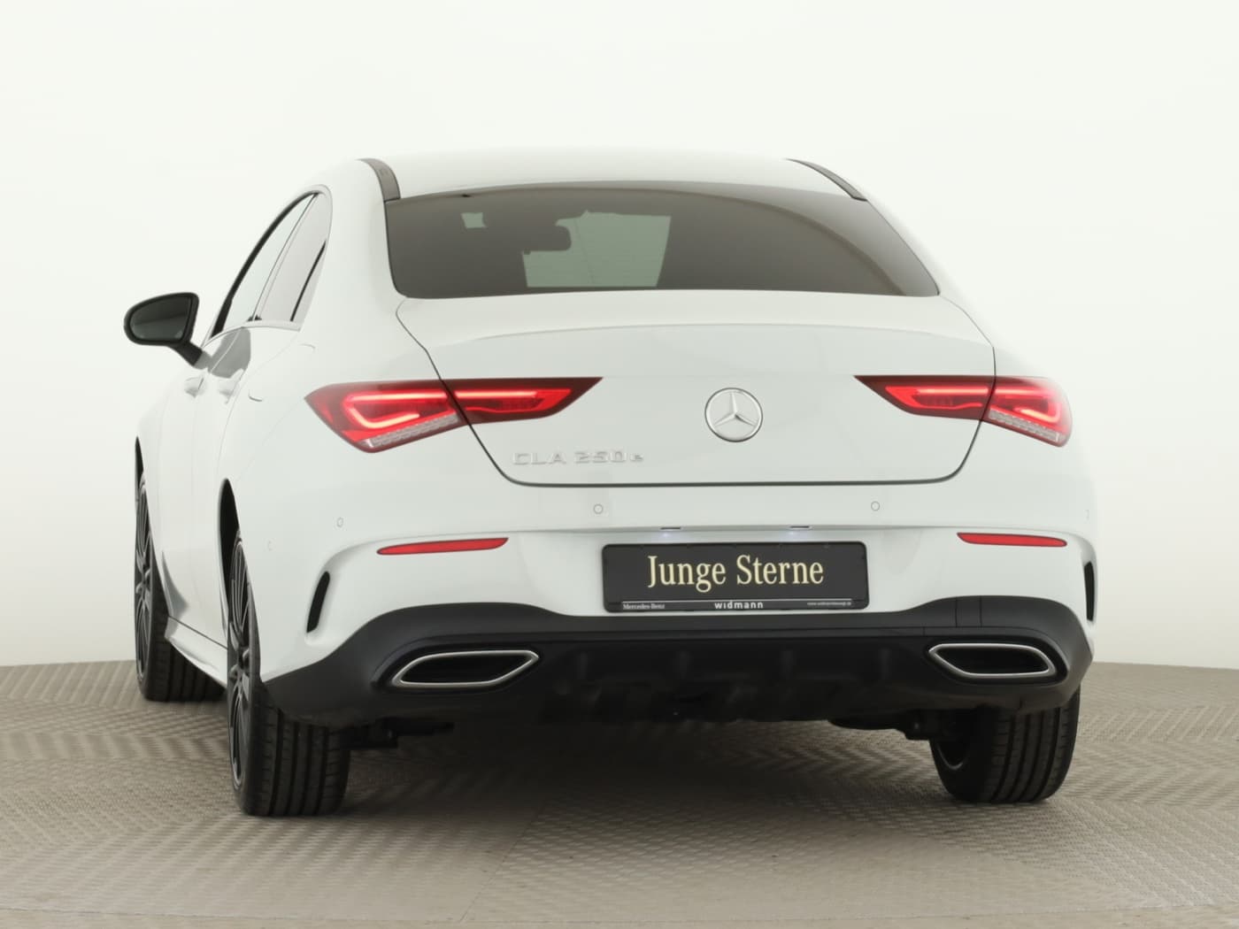 Mercedes-Benz CLA 250 e Bild 4