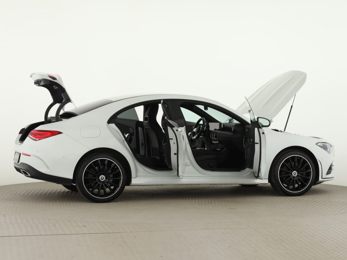 Mercedes-Benz CLA 250 e Bild 8