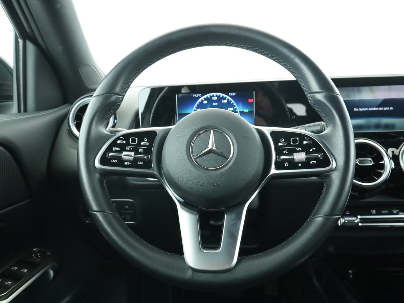 Mercedes-Benz GLB 220 d Bild 11