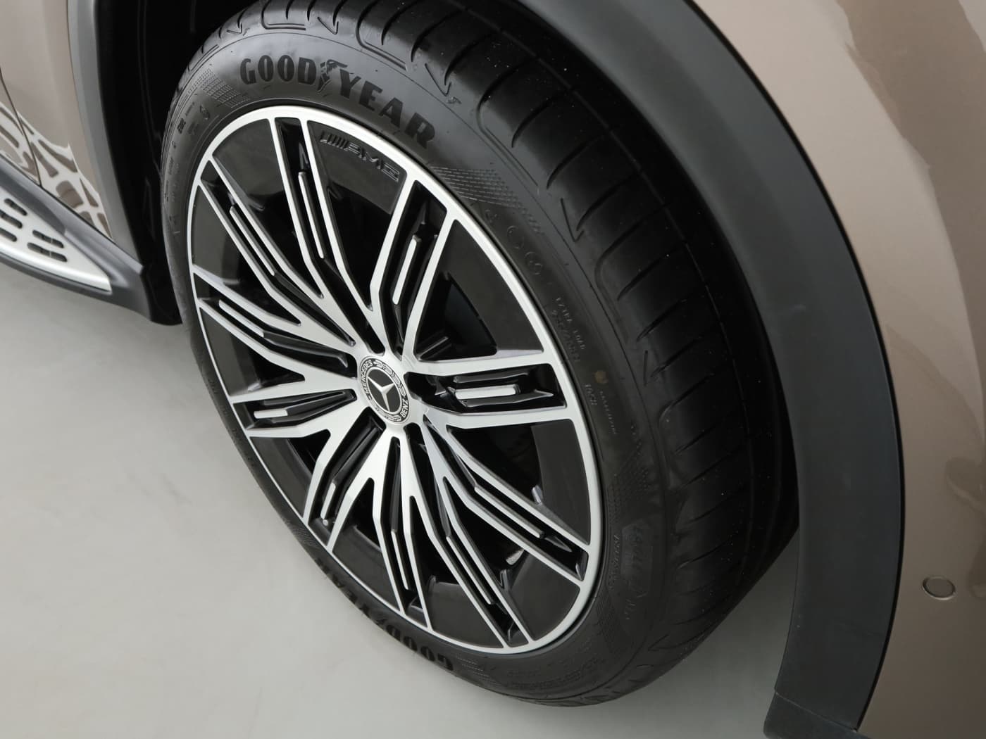 Mercedes-Benz EQE 500 4M Bild 22