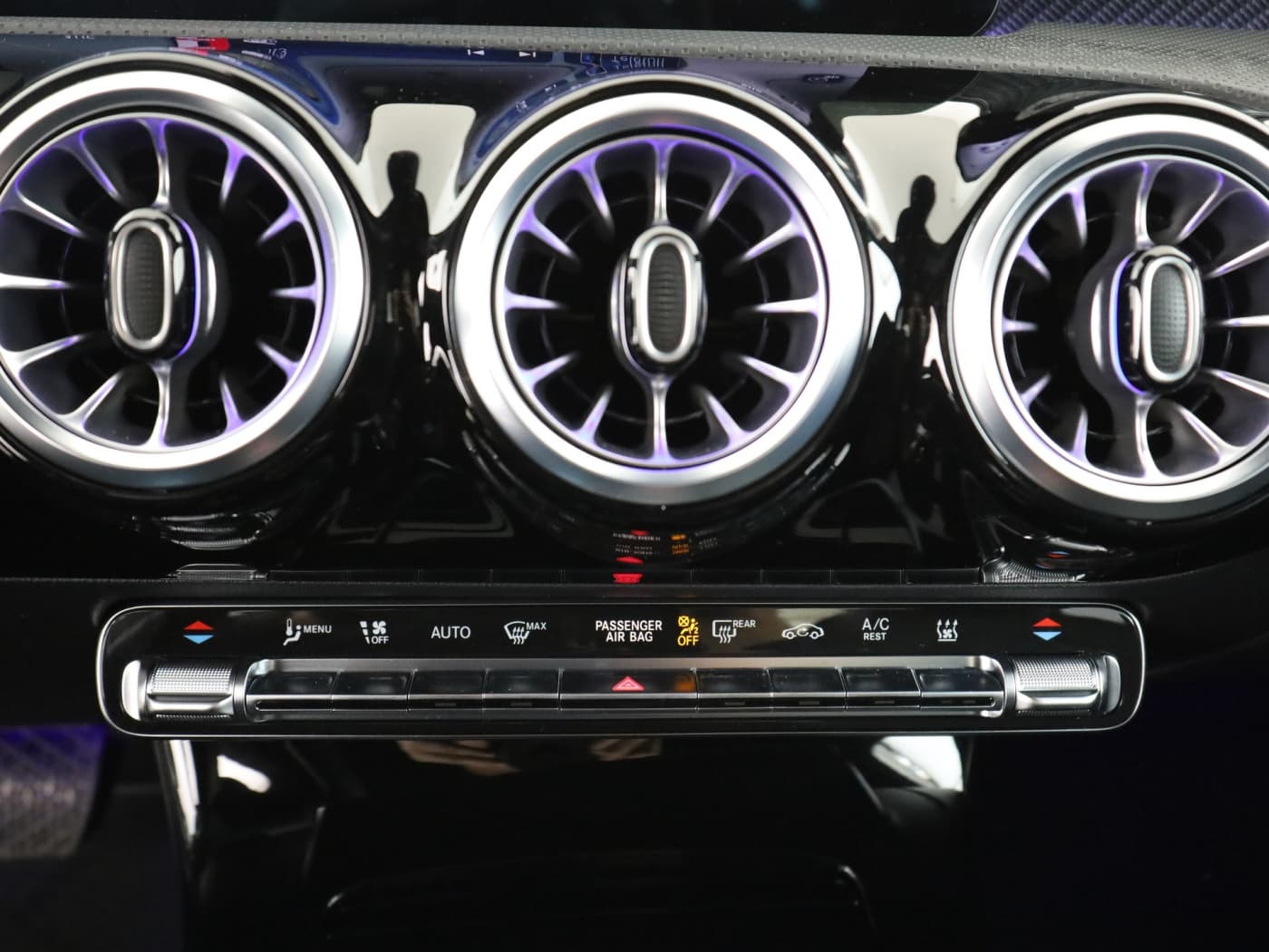 Mercedes-Benz CLA 200 Coup Bild 14