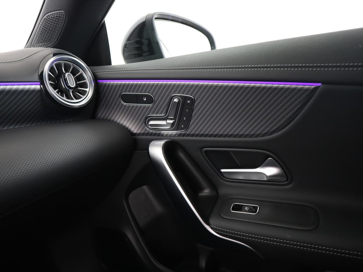 Mercedes-Benz CLA 200 Coup Bild 16