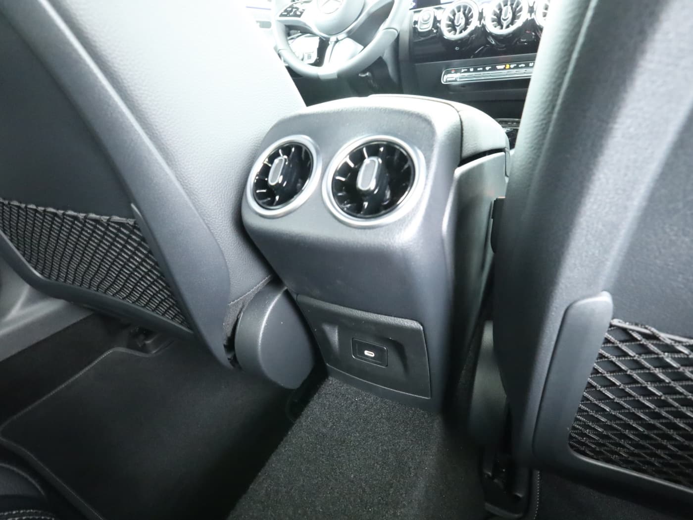 Mercedes-Benz CLA 200 Coup Bild 24