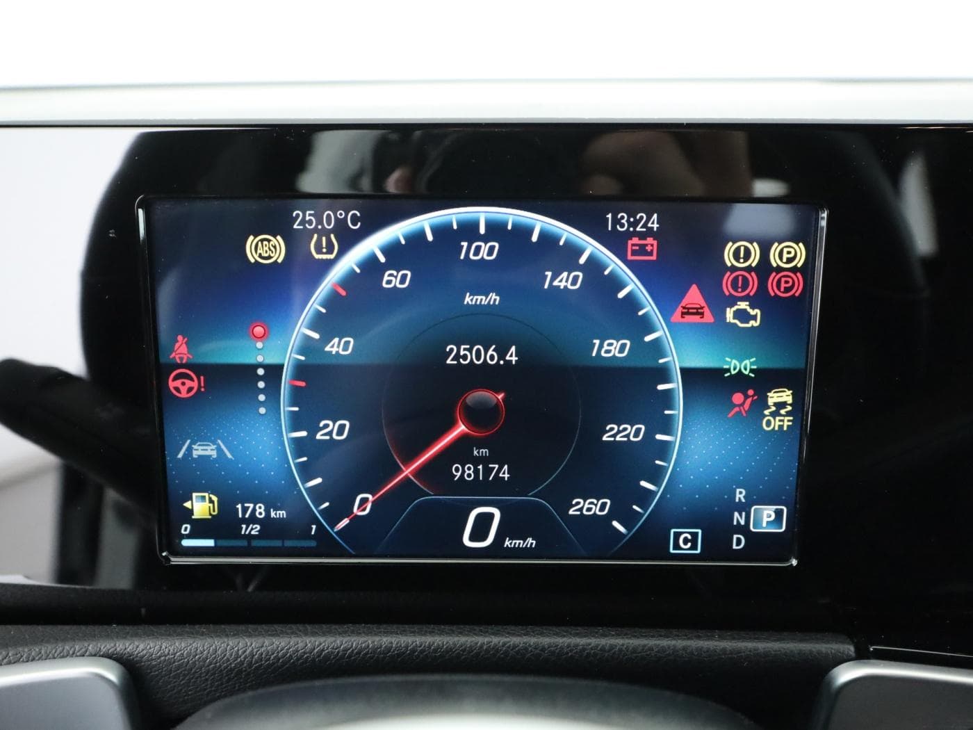 Mercedes-Benz GLB 220 d Bild 12