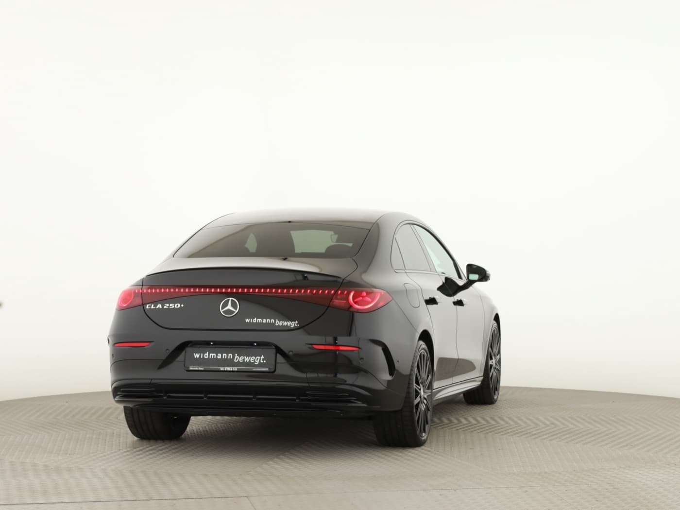 Mercedes-Benz CLA 250+EQ Bild 2
