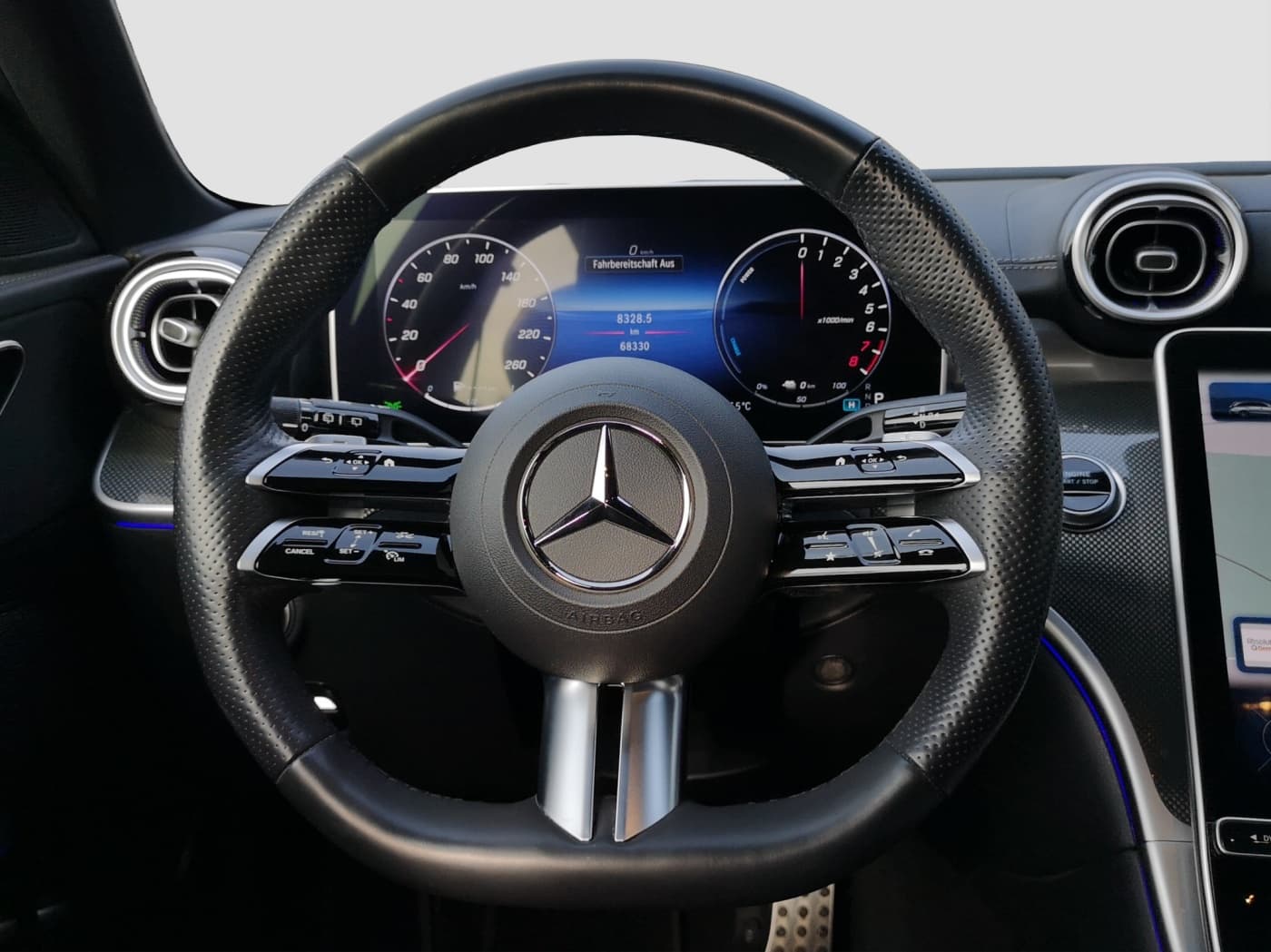 Mercedes-Benz C 300 e T Bild 10