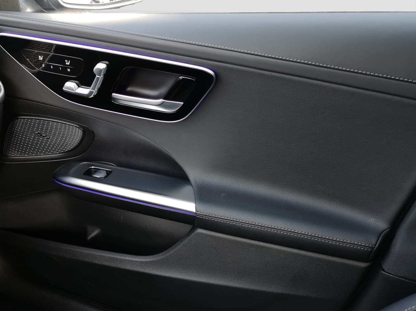 Mercedes-Benz C 300 e T Bild 14