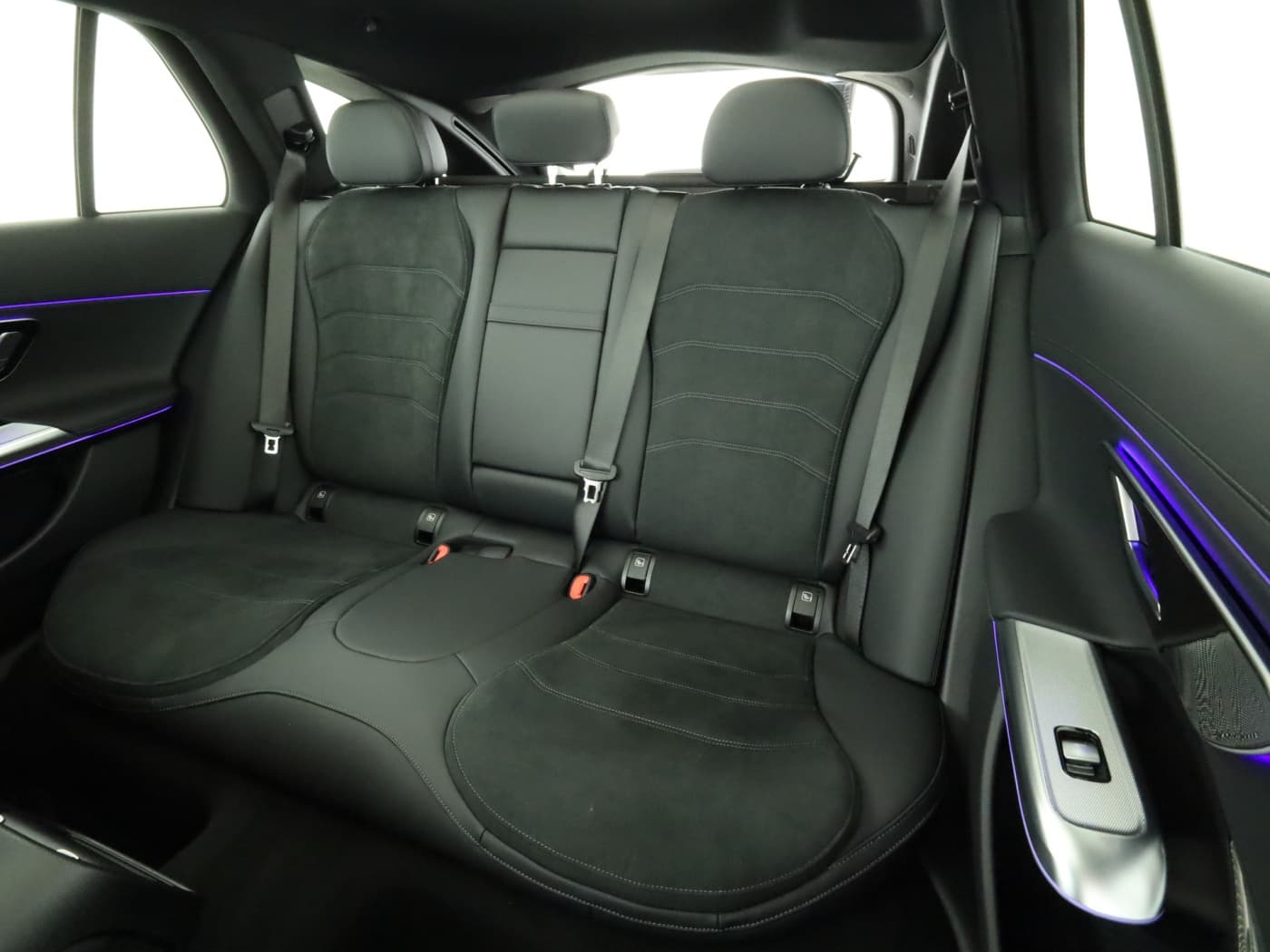 Mercedes-Benz E 220 d 4MATIC T-Modell Bild 18