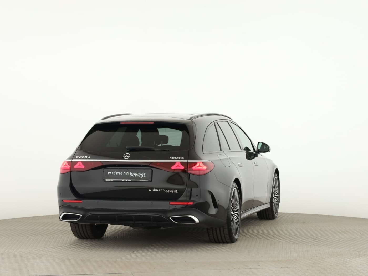 Mercedes-Benz E 220 d 4MATIC T-Modell Bild 2