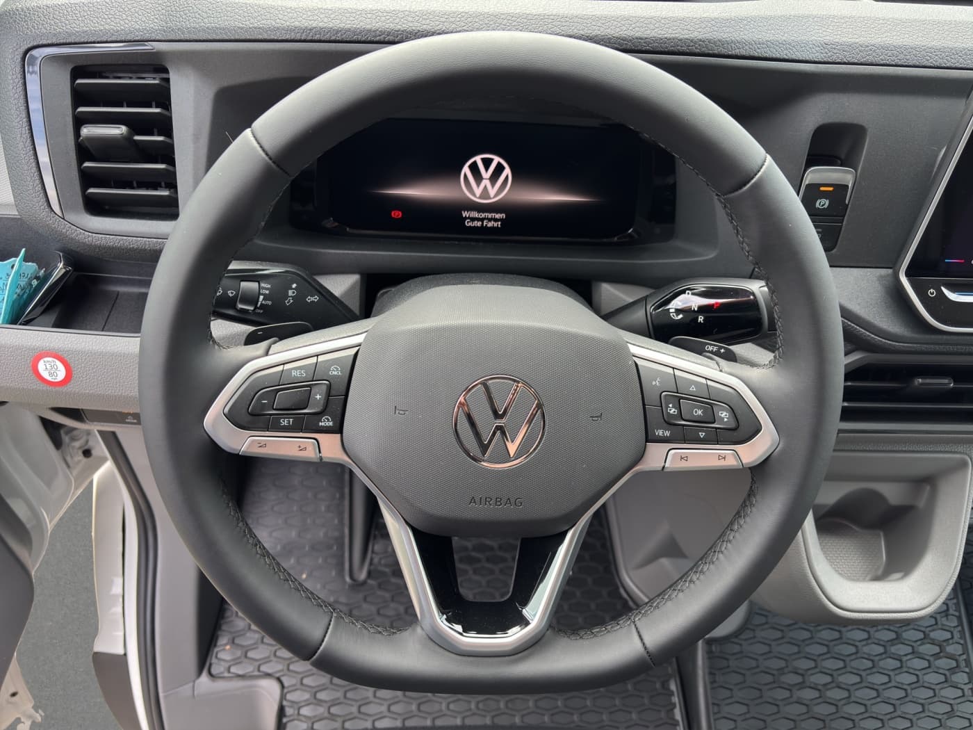 Volkswagen Crafter 35 2.0 TDI 120 KW Kasten MR/ND Bild 10