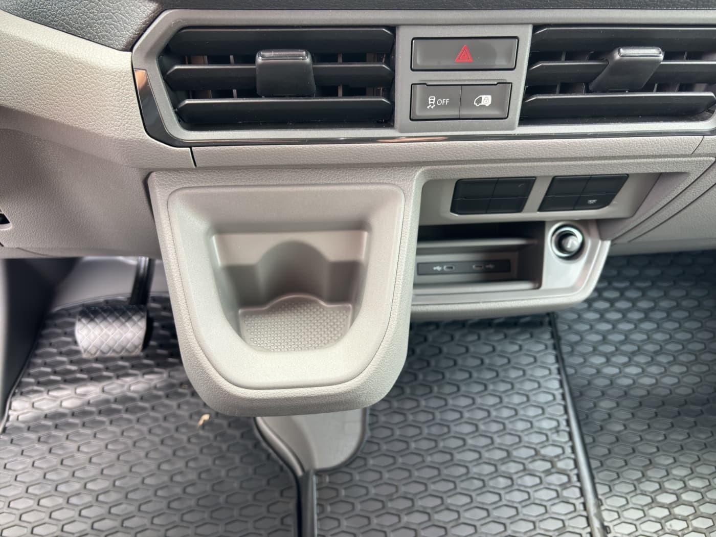 Volkswagen Crafter 35 2.0 TDI 120 KW Kasten MR/ND Bild 12