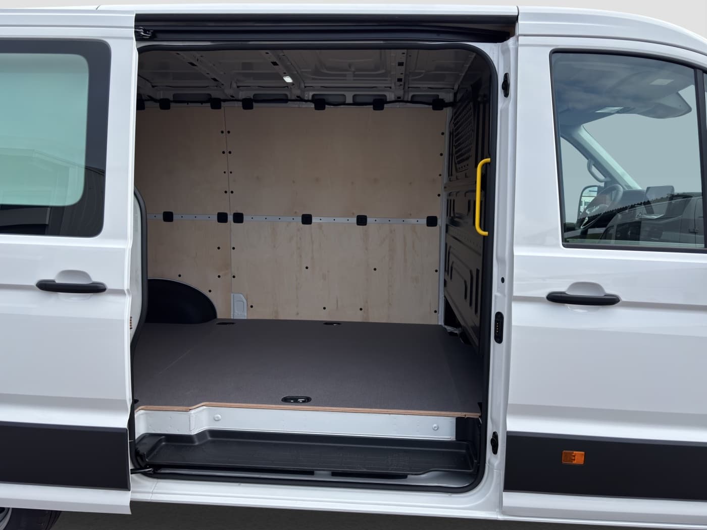 Volkswagen Crafter 35 2.0 TDI 120 KW Kasten MR/ND Bild 15