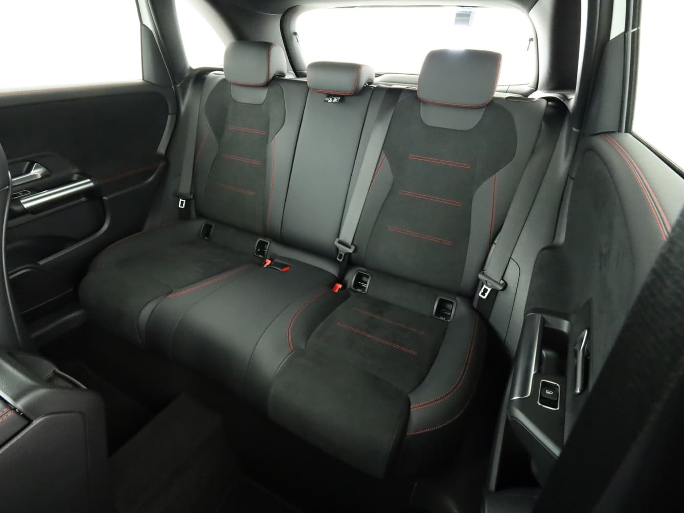 Mercedes-Benz B 180 Bild 18