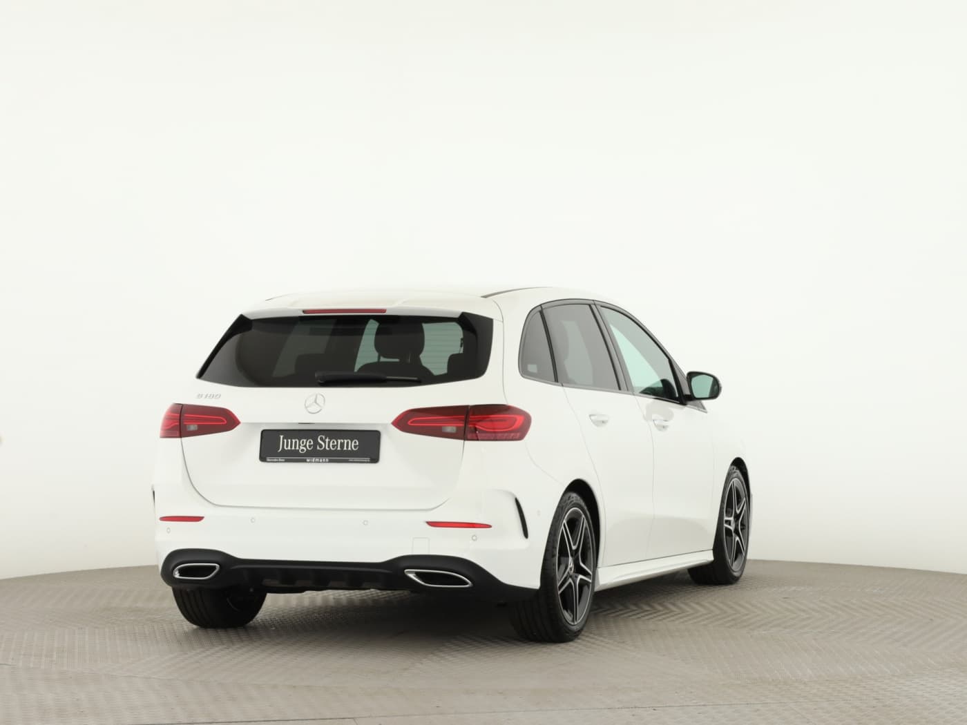 Mercedes-Benz B 180 Bild 2
