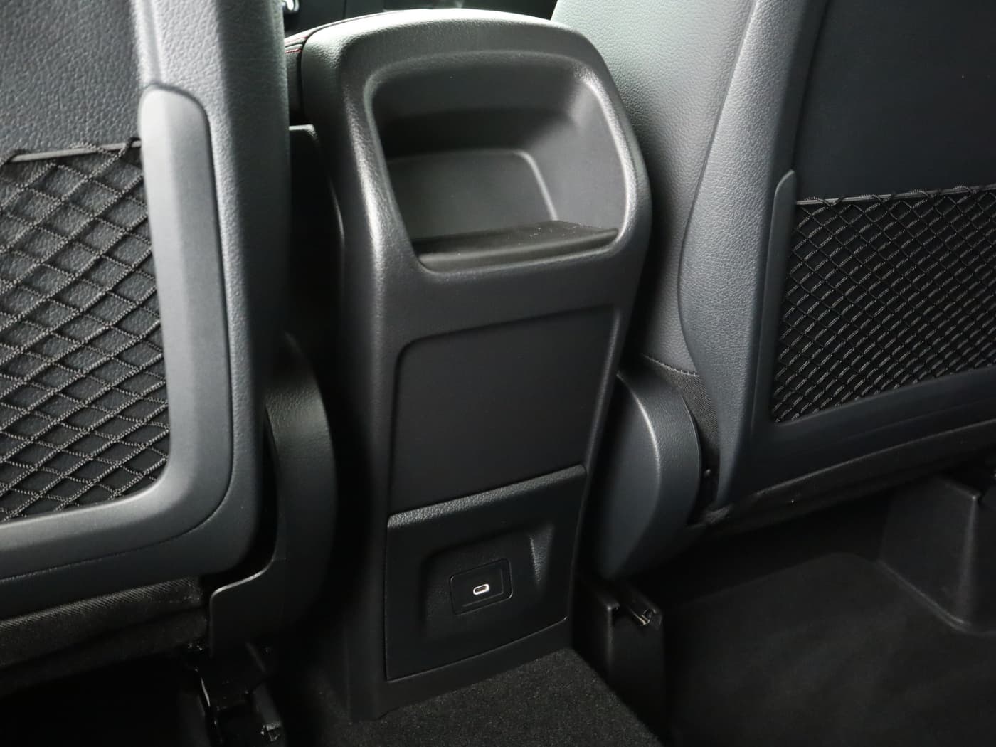 Mercedes-Benz B 180 Bild 23