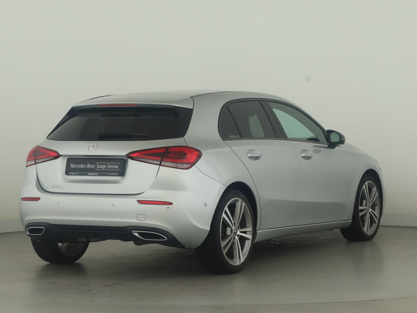 Mercedes-Benz A 220 d Bild 2