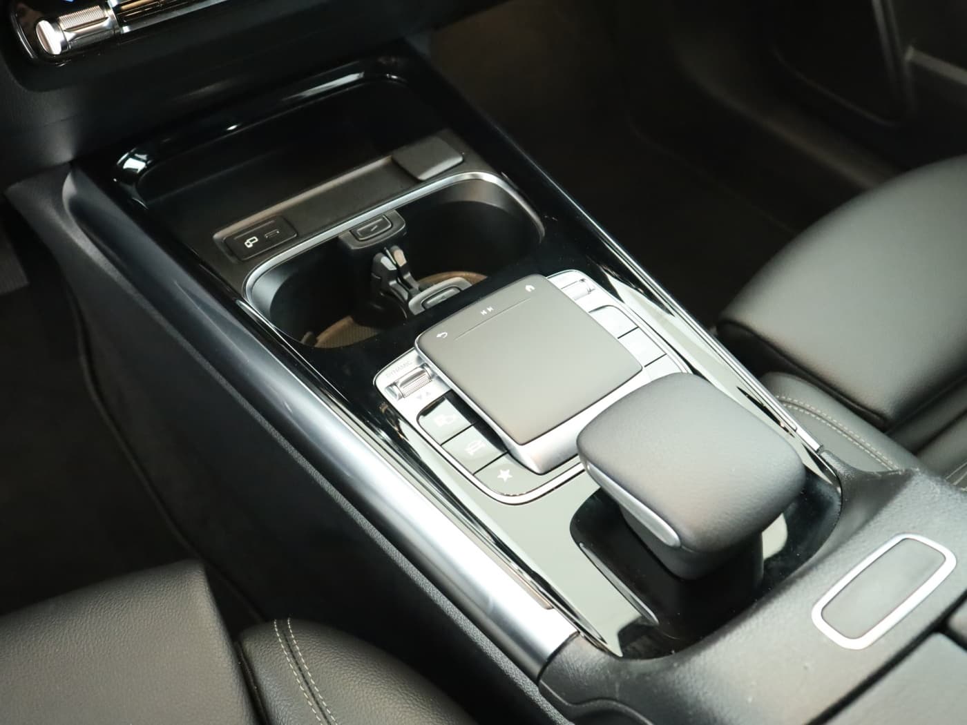 Mercedes-Benz B 220 4M Bild 15