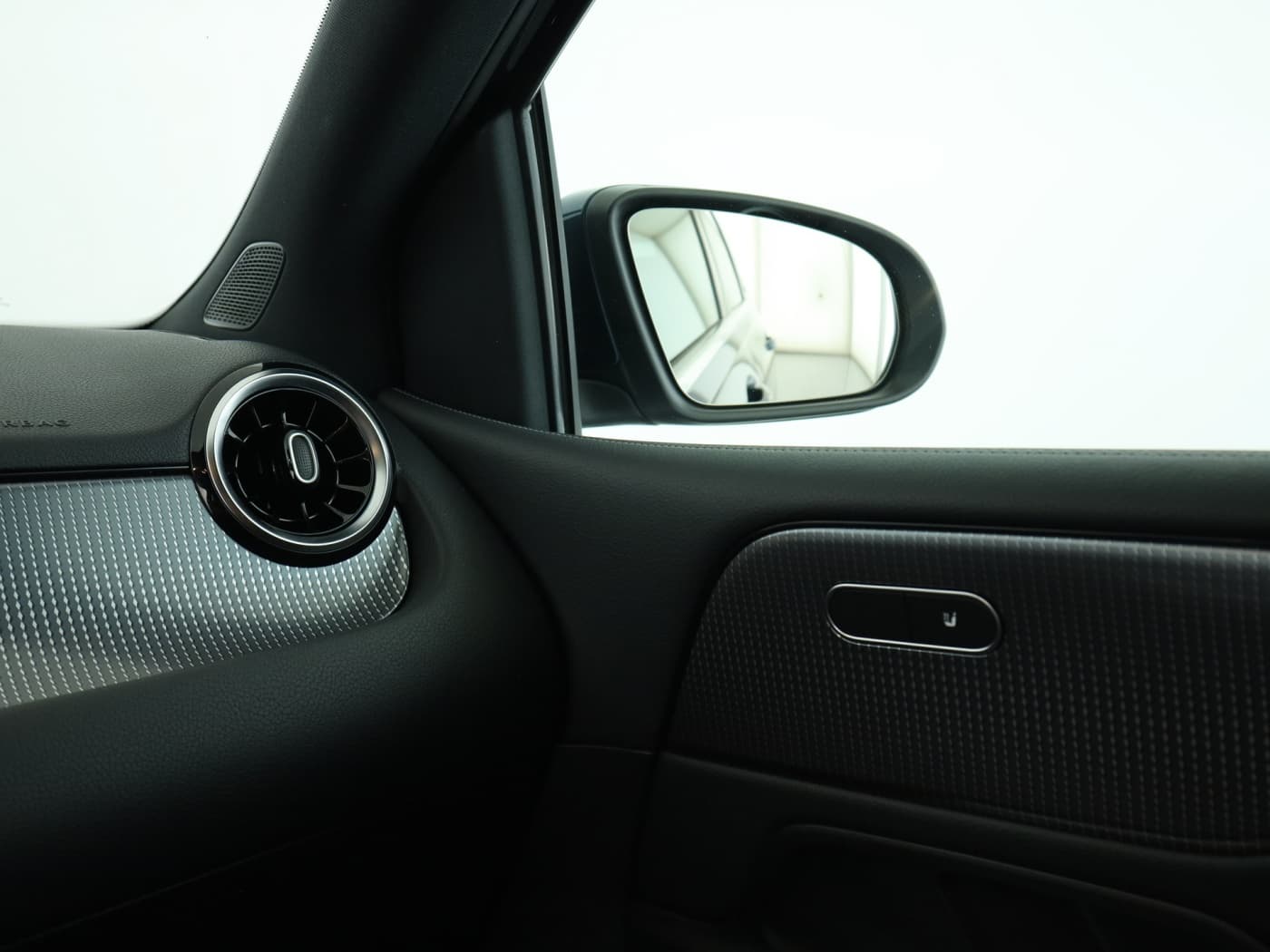 Mercedes-Benz B 220 4M Bild 16